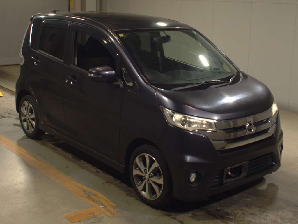 2014 Nissan DAYZ B21W[2]