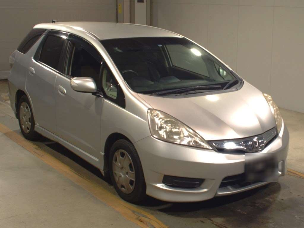 2011 Honda Fit Shuttle Hybrid GP2[2]