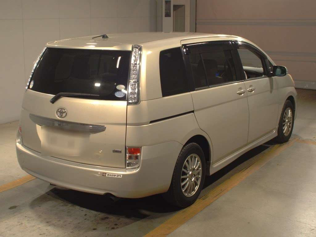 2011 Toyota Isis ZGM10G[1]