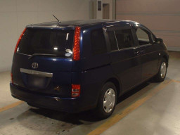 2005 Toyota Isis