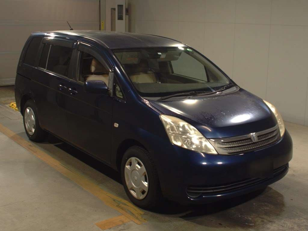 2005 Toyota Isis ANM10G[2]