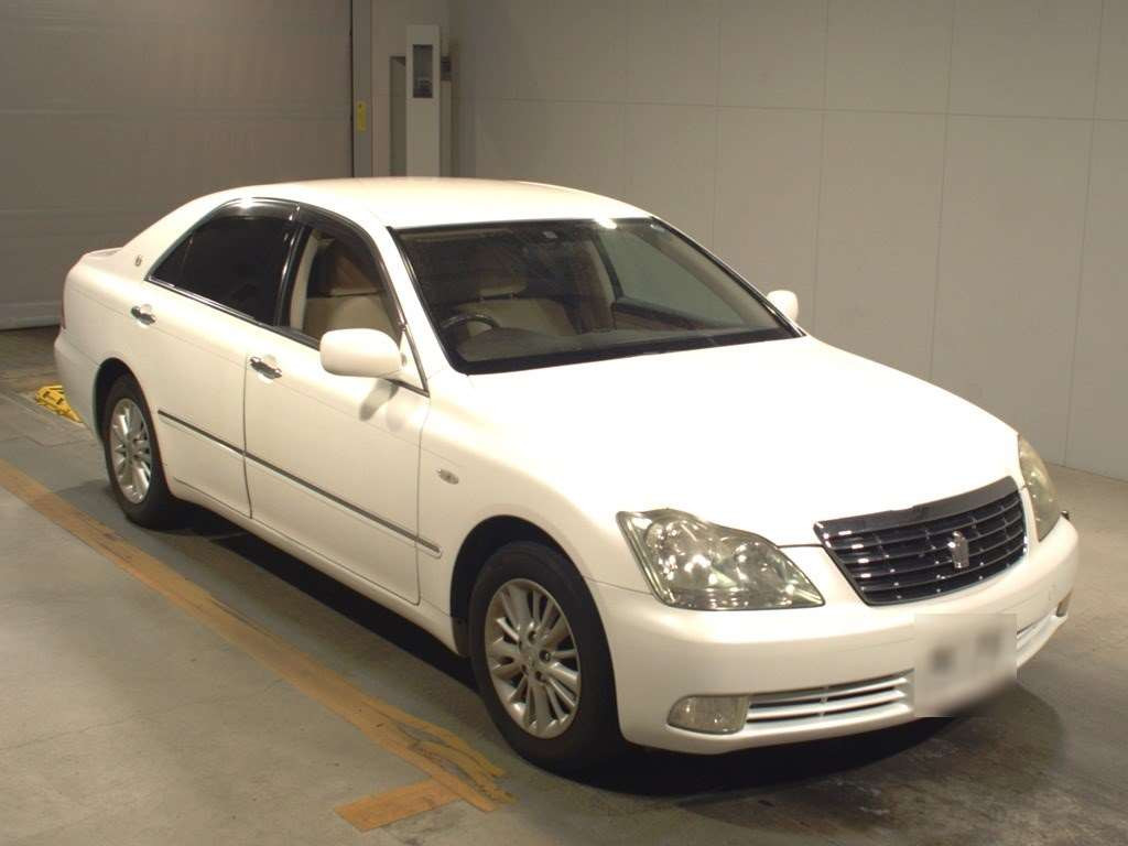 2004 Toyota Crown GRS180[2]