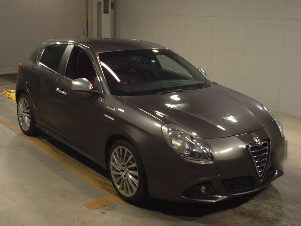 2014 Alfa Romeo Giulietta 940141[2]