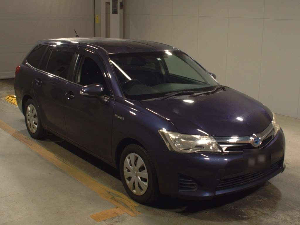 2013 Toyota Corolla Fielder NKE165G[2]