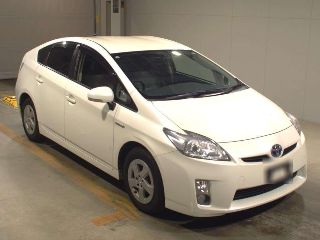 2011 Toyota Prius ZVW30[2]