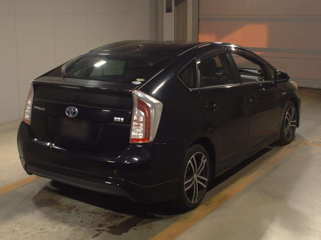 2013 Toyota Prius ZVW30[1]