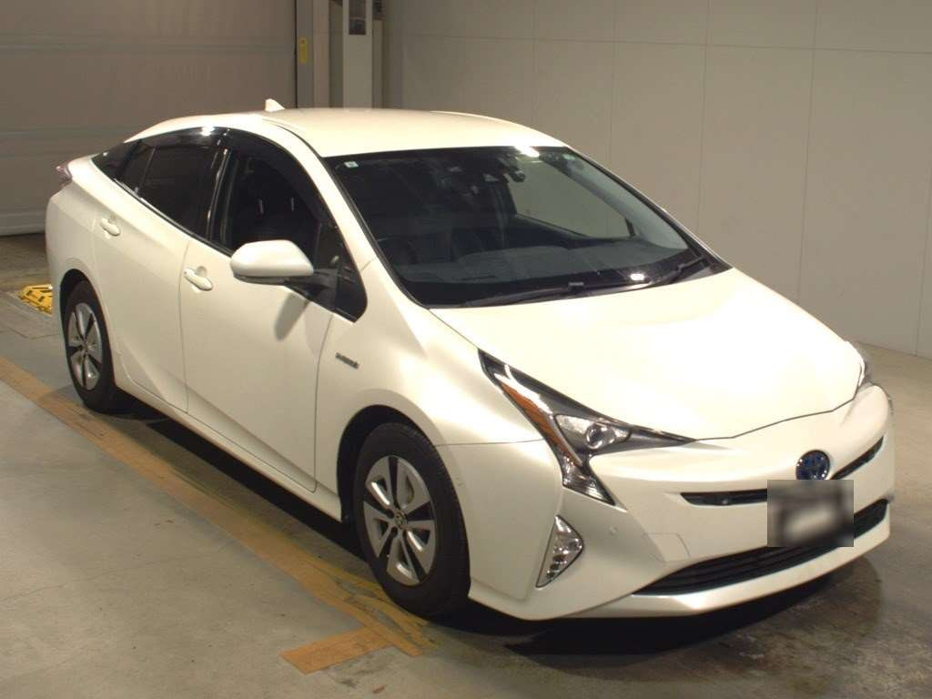 2017 Toyota Prius ZVW51[2]