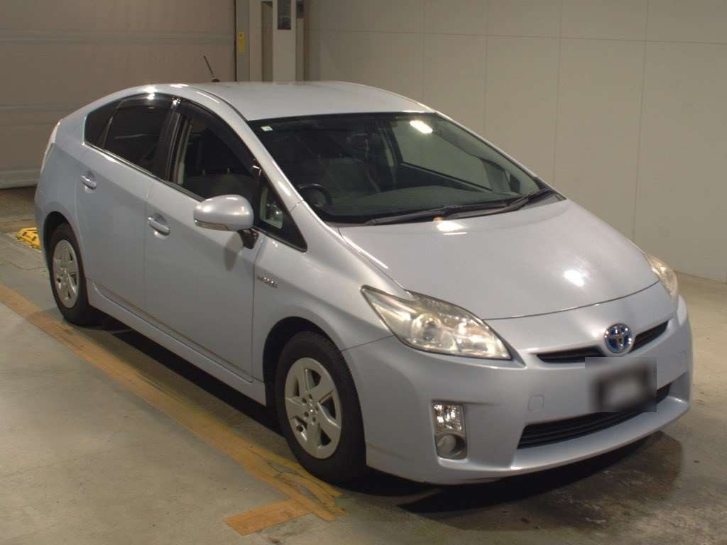 2010 Toyota Prius ZVW30[2]