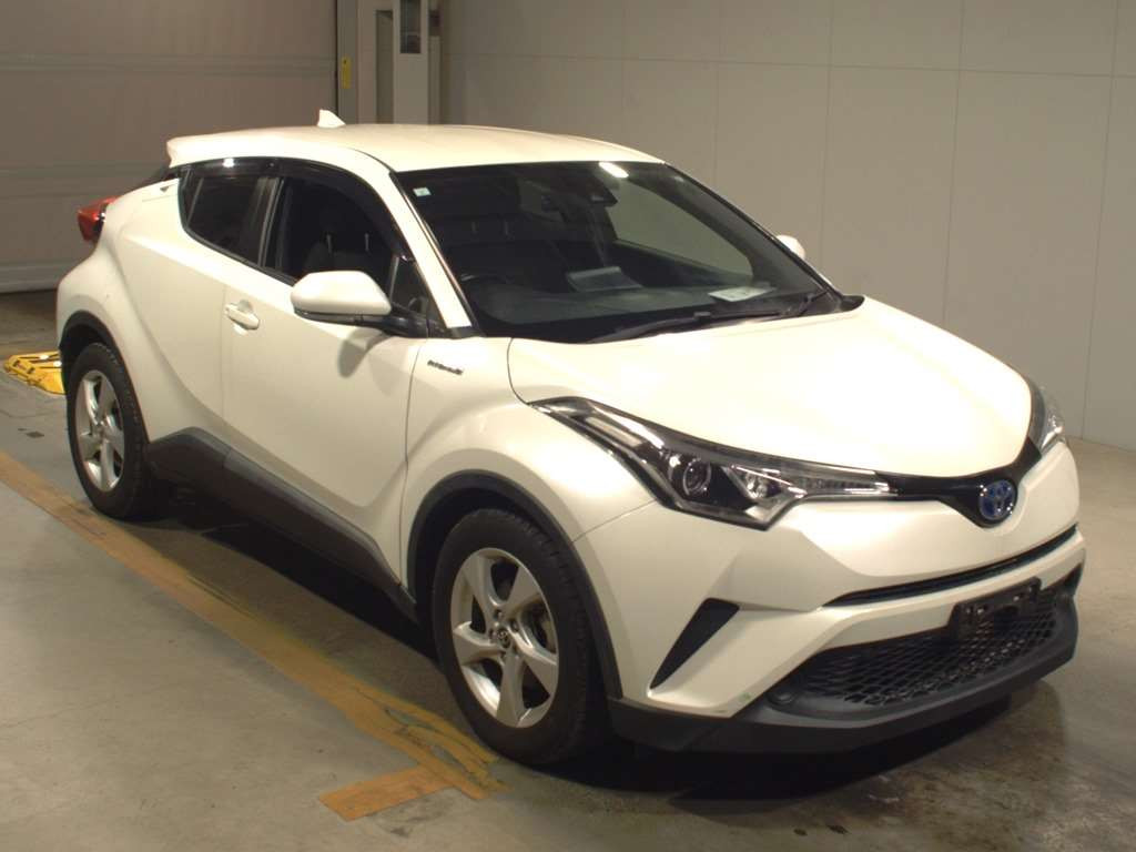 2017 Toyota C-HR ZYX10[2]