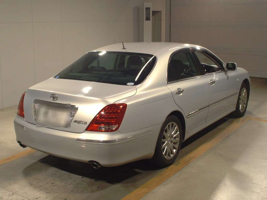 2005 Toyota Crown Majesta UZS186[1]