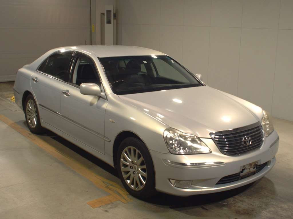 2005 Toyota Crown Majesta UZS186[2]