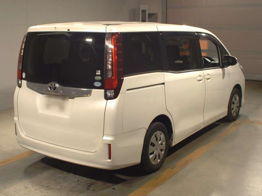 2015 Toyota Noah ZRR80G[1]