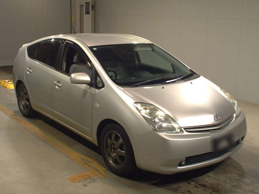 2005 Toyota Prius NHW20[2]