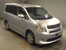 2009 Toyota Noah