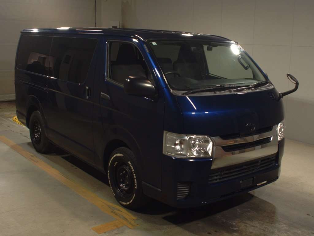 2017 Toyota Hiace Van TRH200V[2]