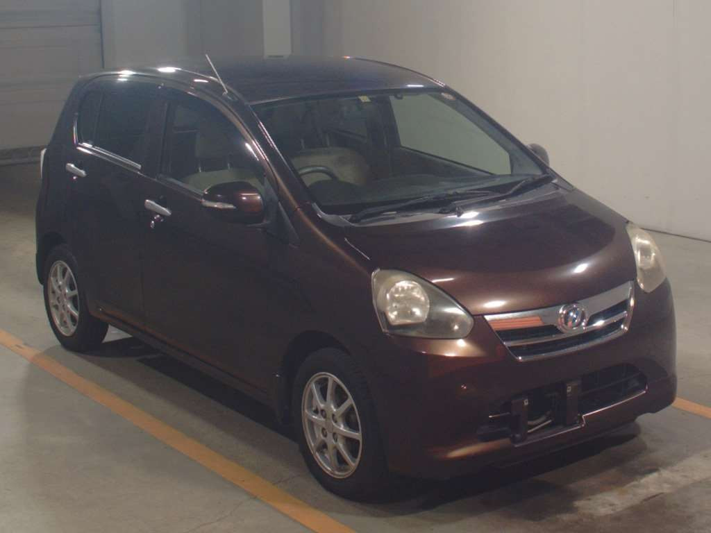 2011 Daihatsu Mira es LA300S[2]