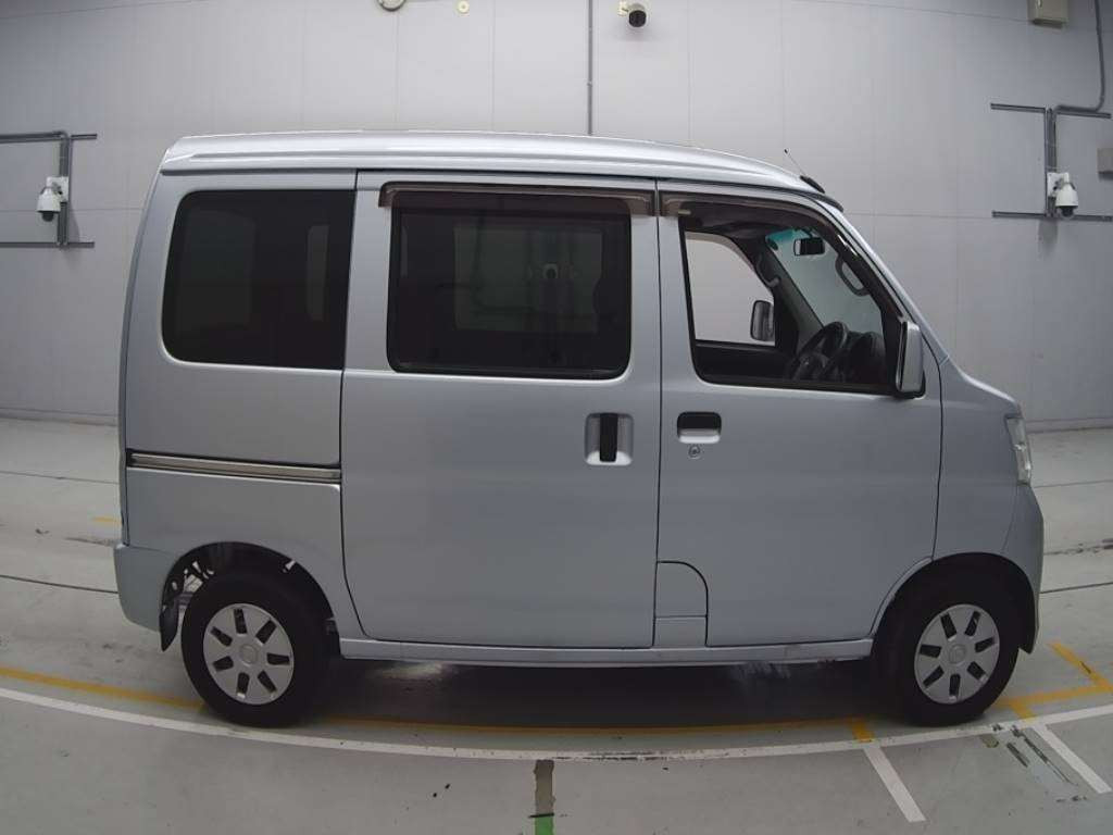 2011 Daihatsu Hijet Cargo S321V[2]