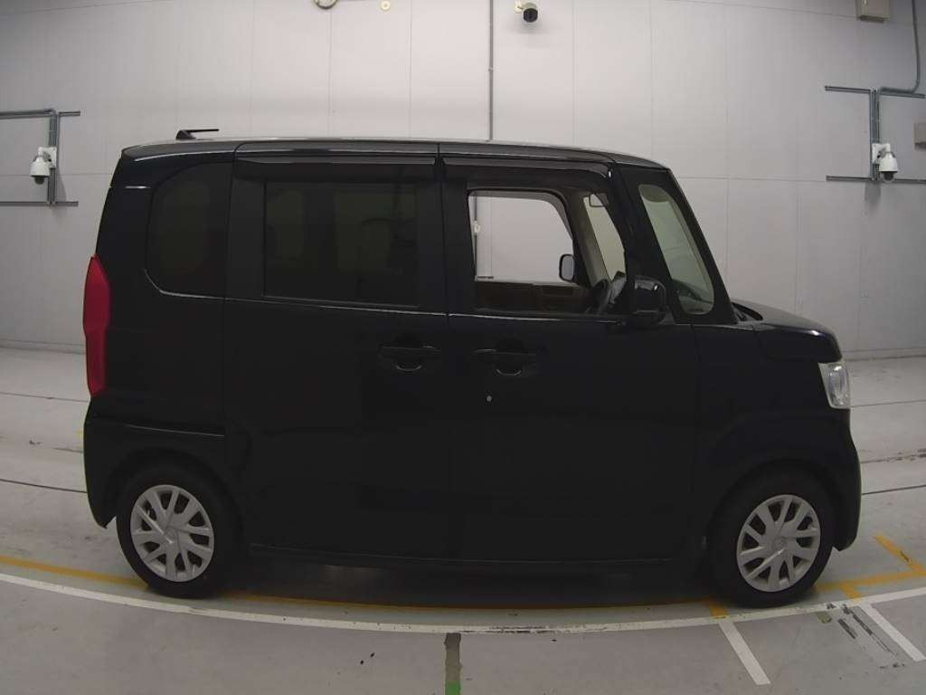 2017 Honda N-BOX JF3[2]