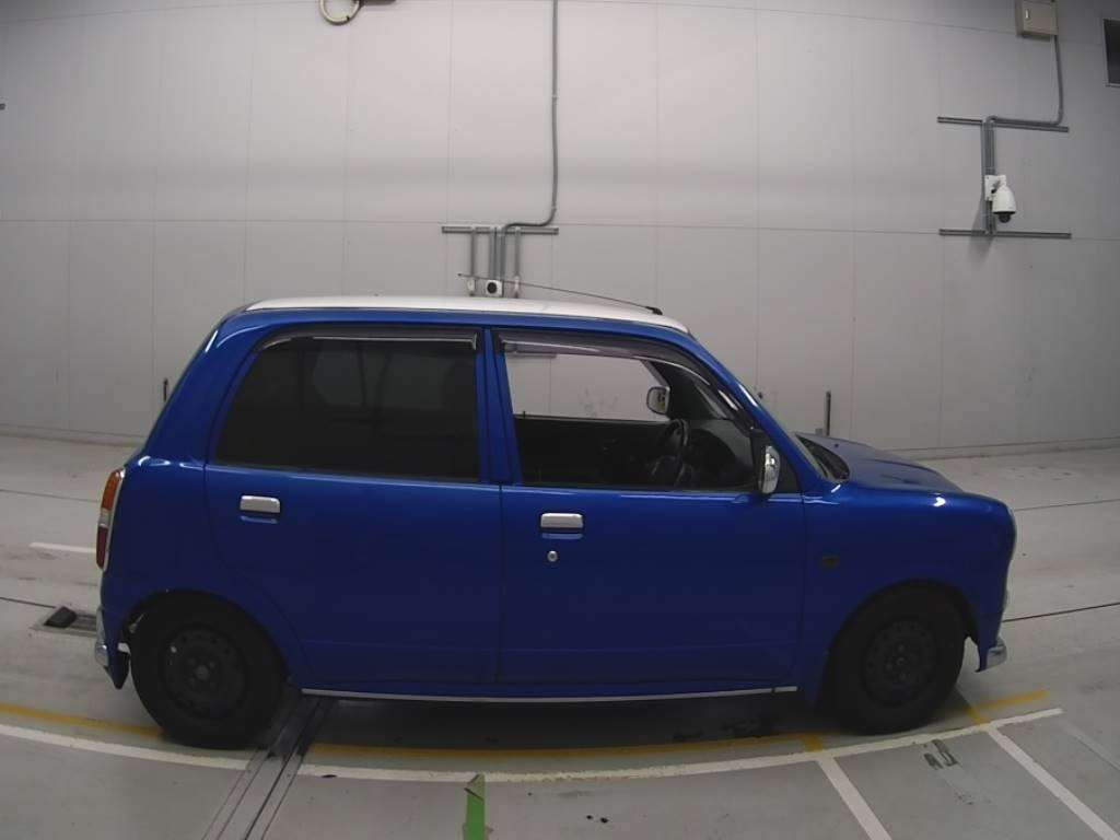 2002 Daihatsu Miragino L700S[2]