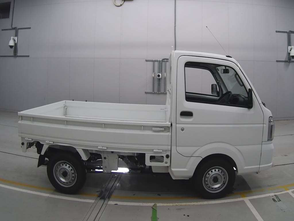 2023 Nissan NT100 Clipper DR16T[2]