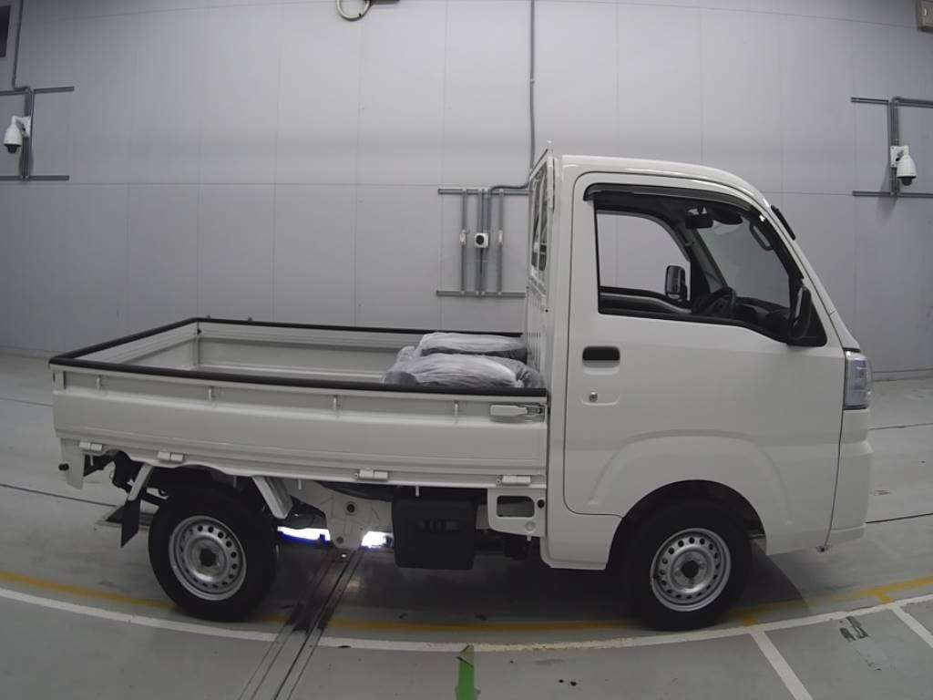 2023 Daihatsu Hijet Truck S500P[2]