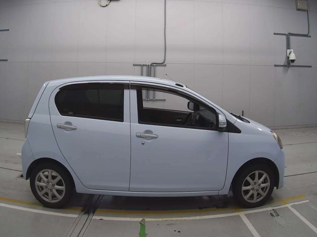 2012 Daihatsu Mira es LA300S[2]