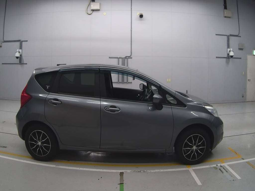 2015 Nissan Note E12[2]