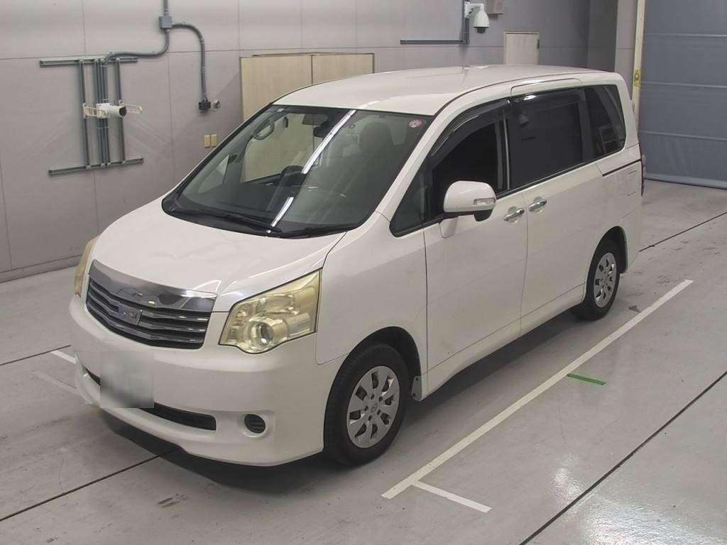 2011 Toyota Noah ZRR70G[0]