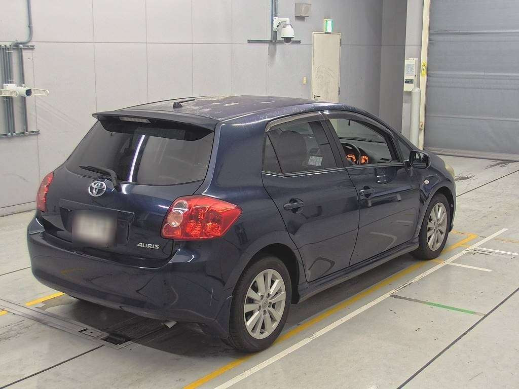 2006 Toyota Auris ZRE152H[1]