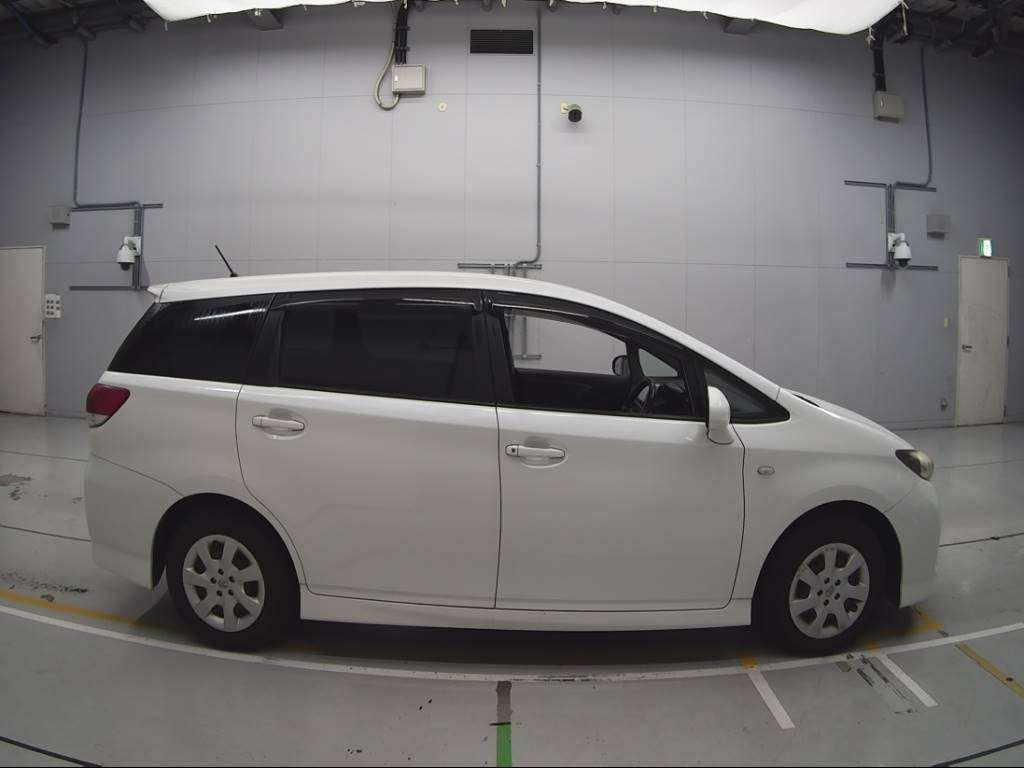 2010 Toyota Wish ZGE20G[2]