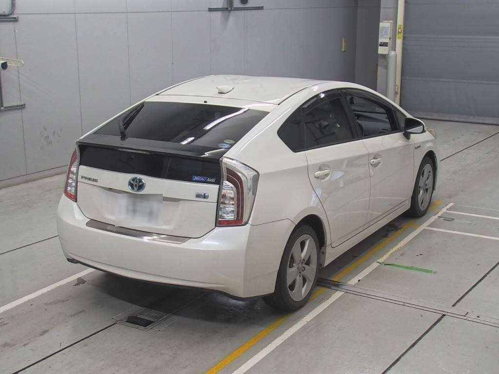 2013 Toyota Prius ZVW30[1]