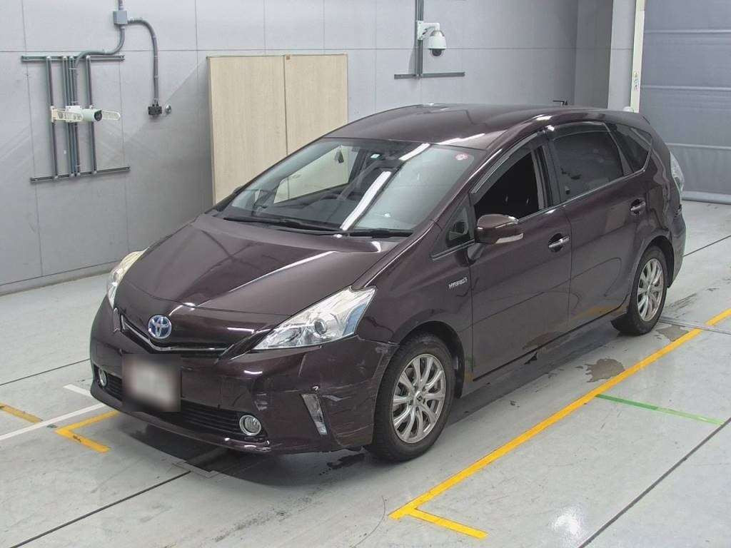 2014 Toyota Prius alpha ZVW41W[0]