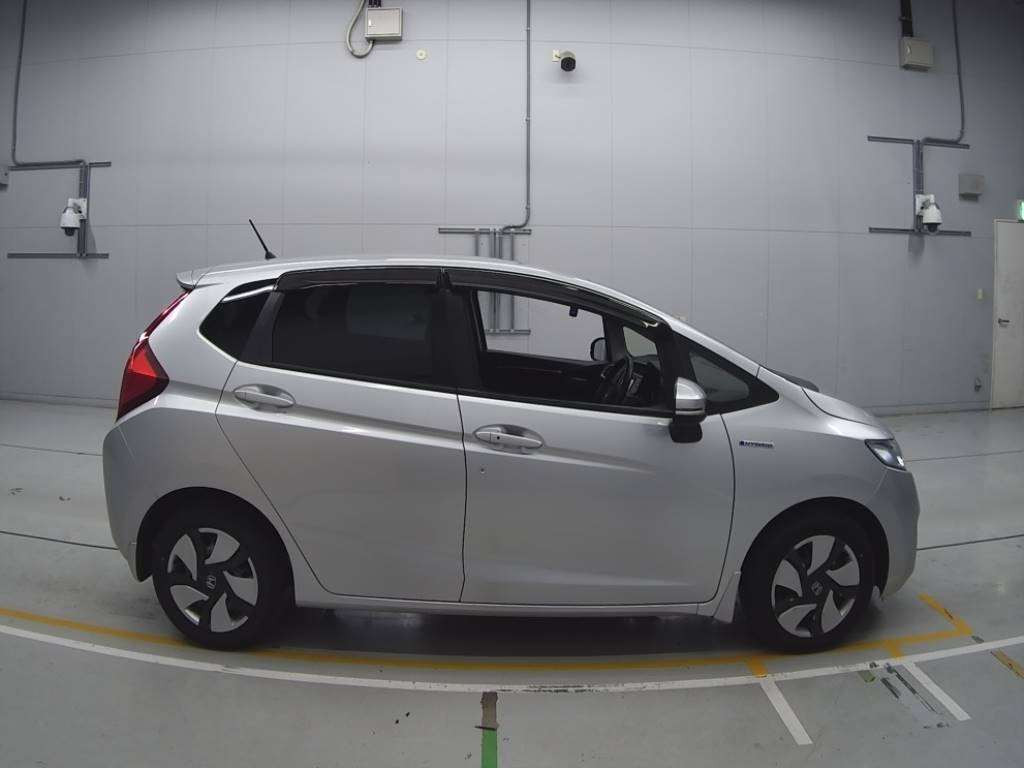 2014 Honda Fit Hybrid GP5[2]