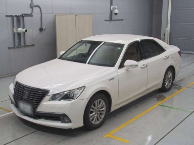 2013 Toyota Crown Hybrid