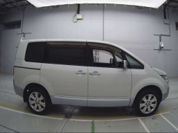 2013 Mitsubishi Delica D5