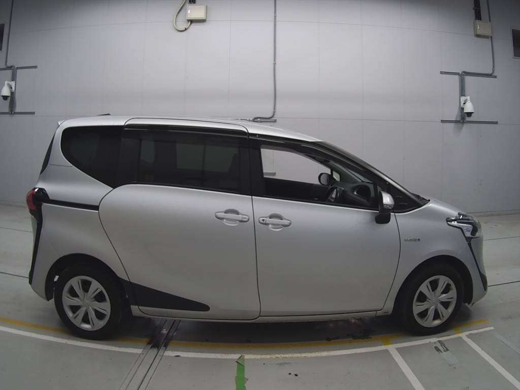 2019 Toyota Sienta NHP170G[2]