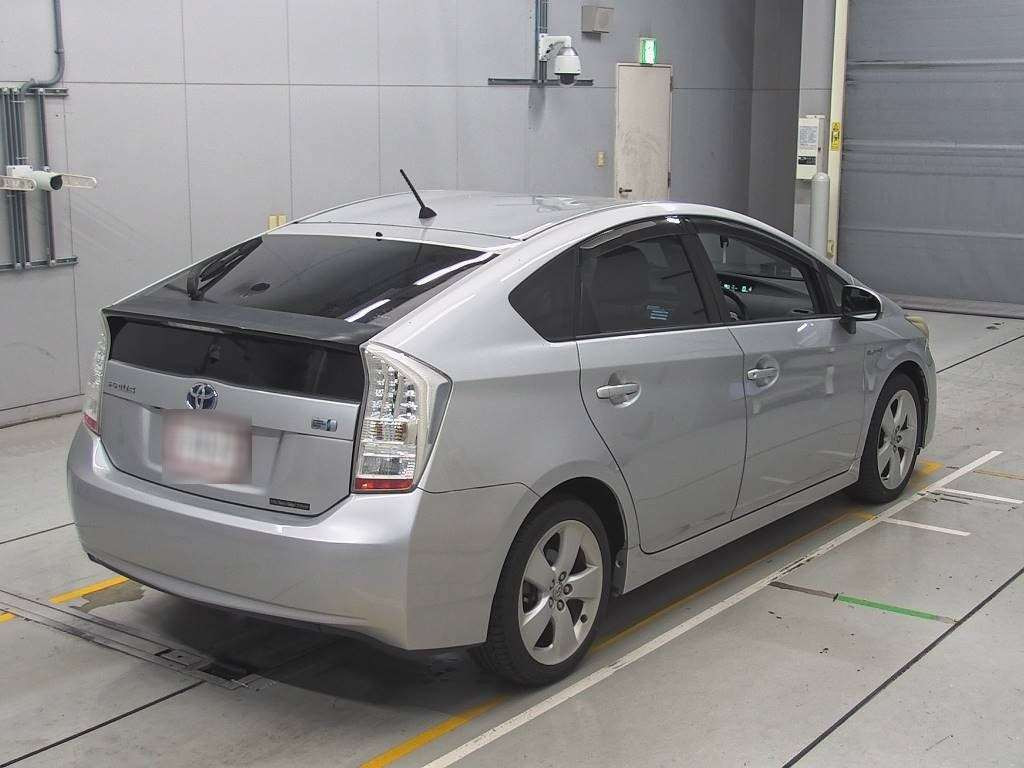 2010 Toyota Prius ZVW30[1]