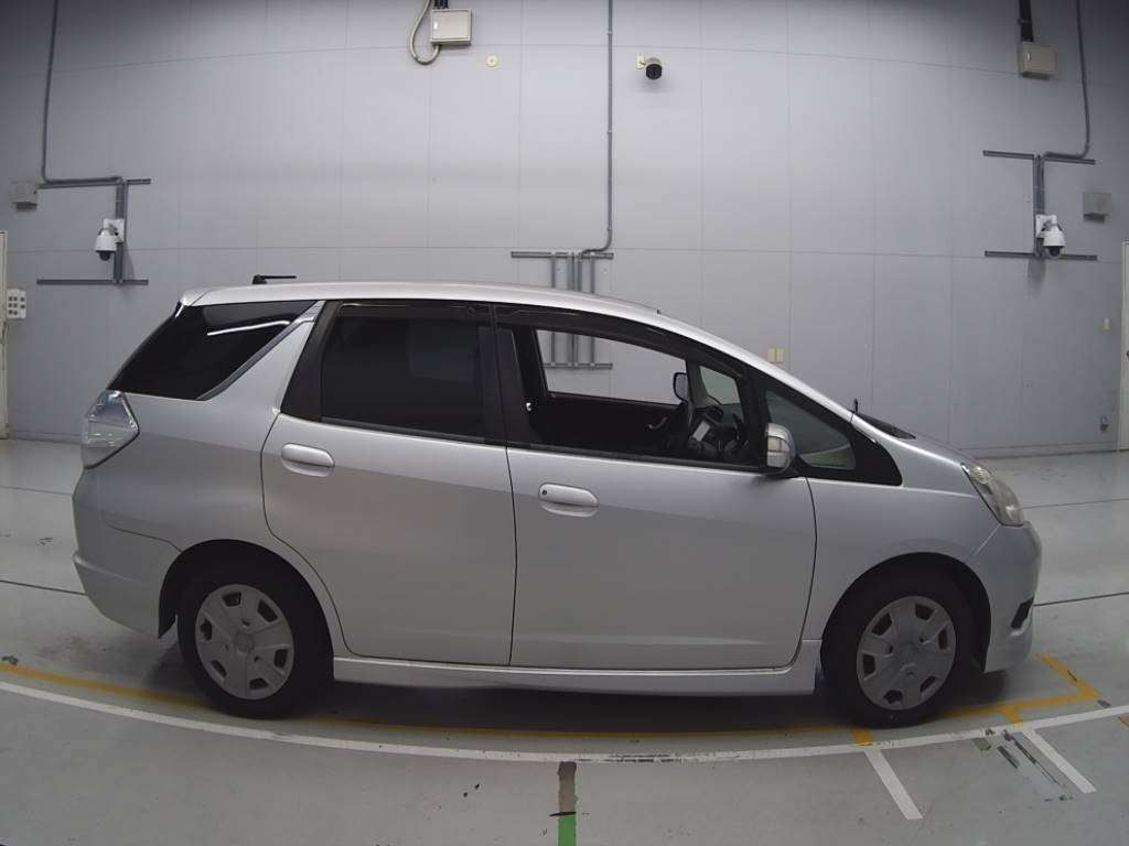 2012 Honda Fit Shuttle Hybrid GP2[2]