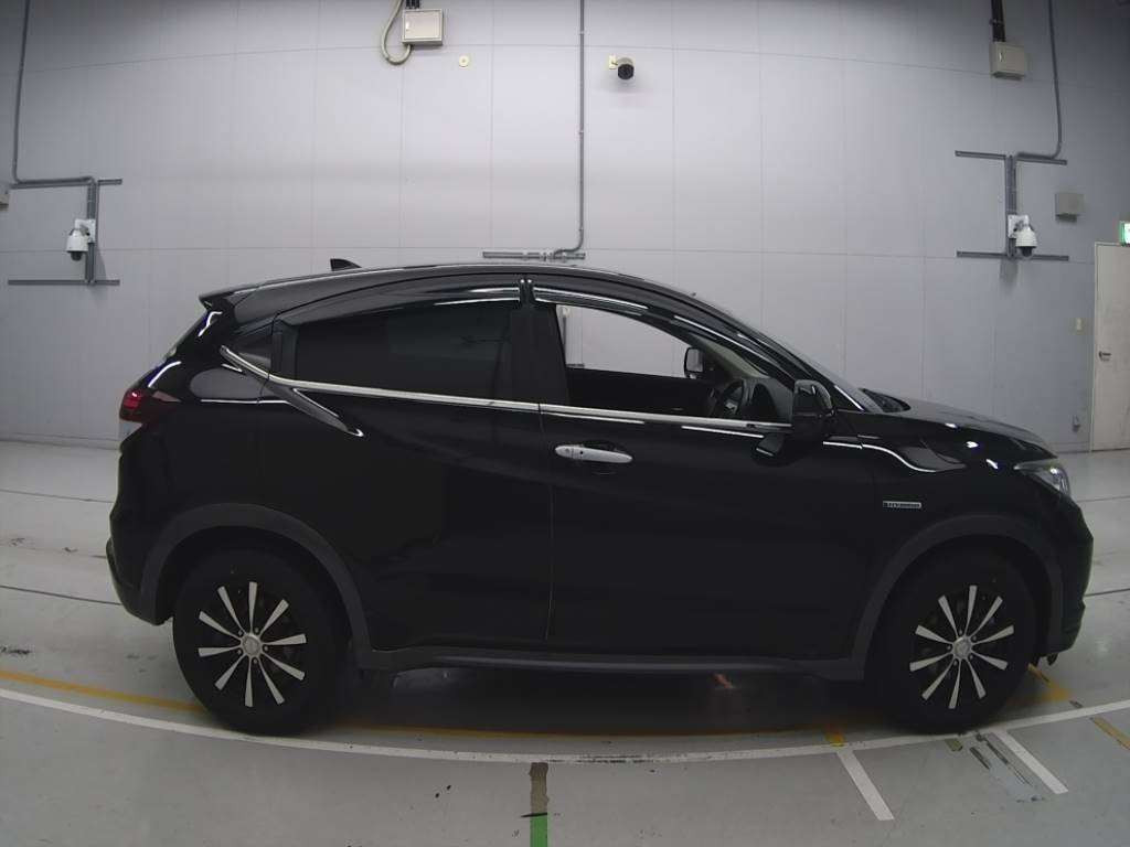 2016 Honda VEZEL RU3[2]