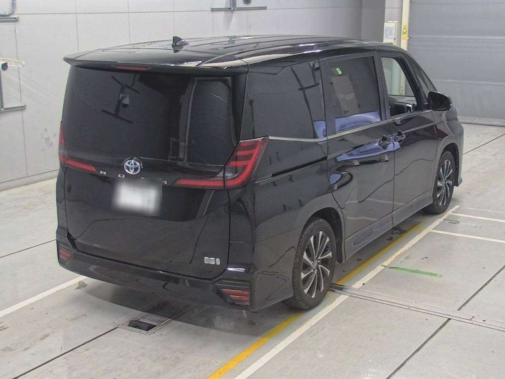 2022 Toyota Noah ZWR90W[1]