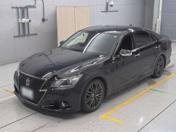 2014 Toyota Crown Hybrid