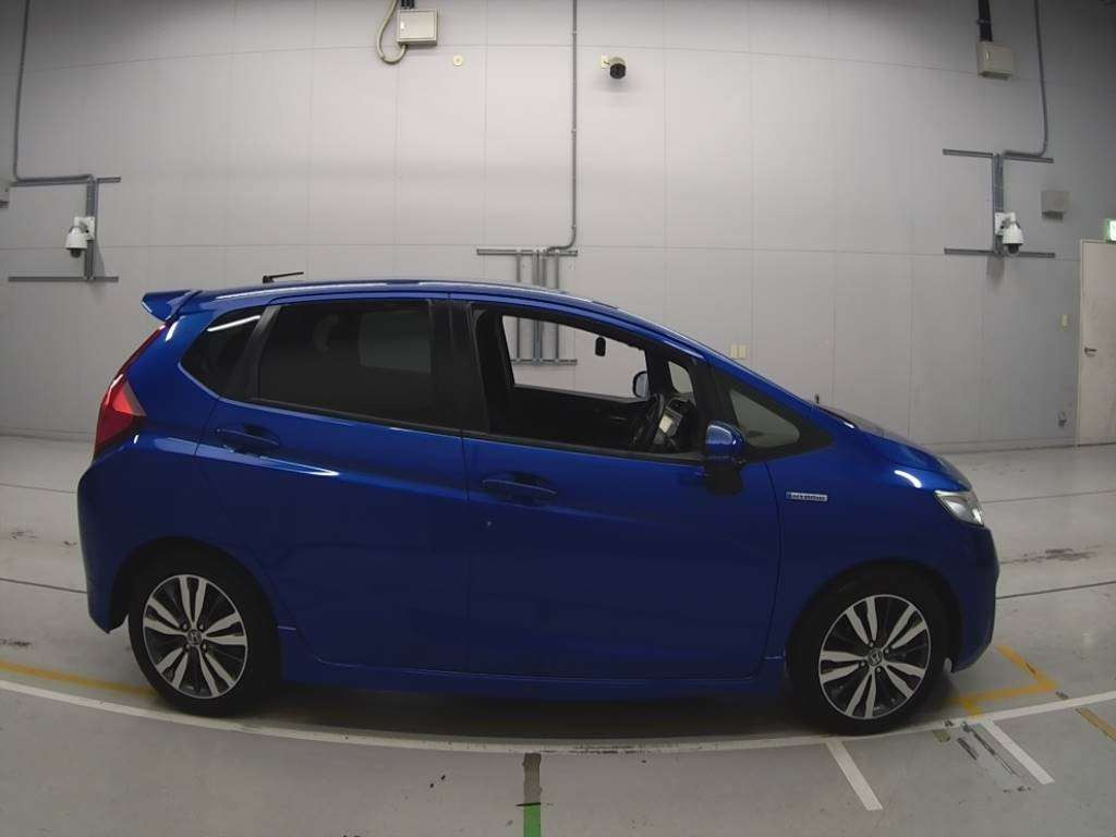 2014 Honda Fit Hybrid GP5[2]