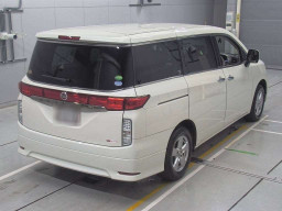 2015 Nissan Elgrand