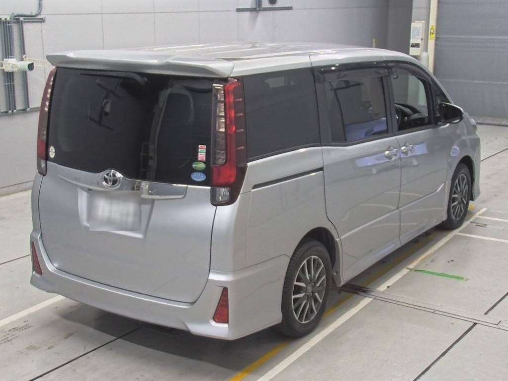 2014 Toyota Noah ZRR80W[1]