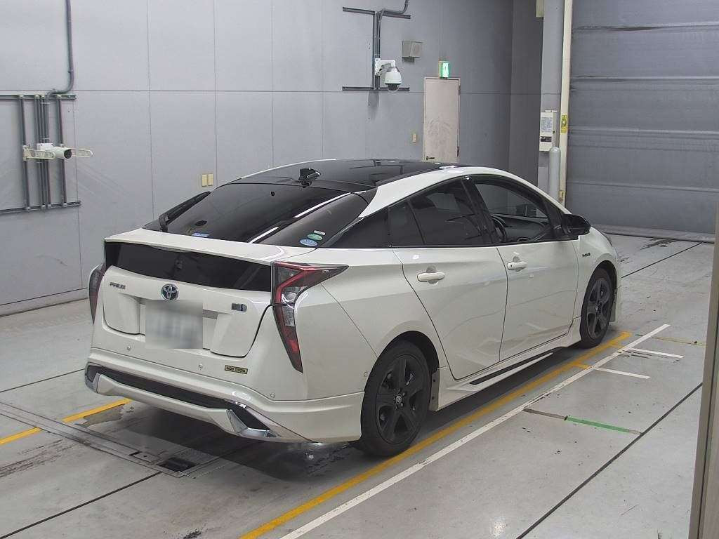 2018 Toyota Prius ZVW50[1]