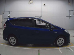 2016 Toyota Prius alpha