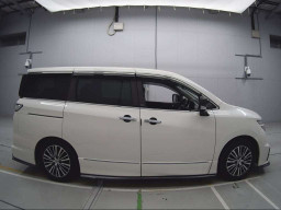 2015 Nissan Elgrand