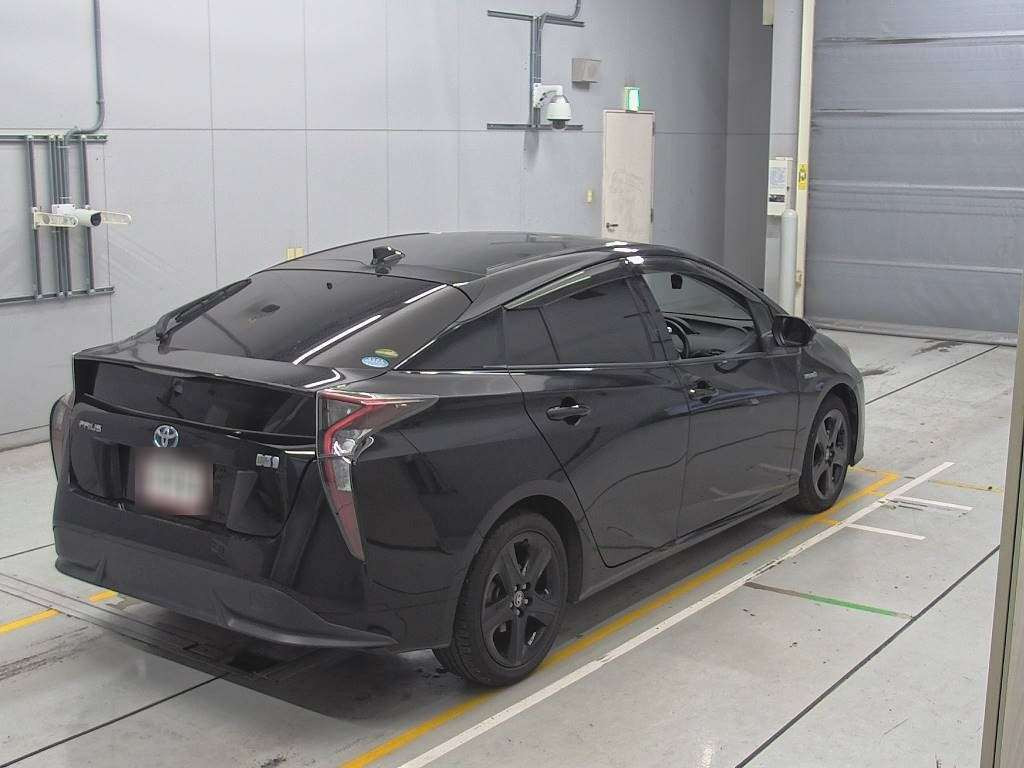 2018 Toyota Prius ZVW50[1]