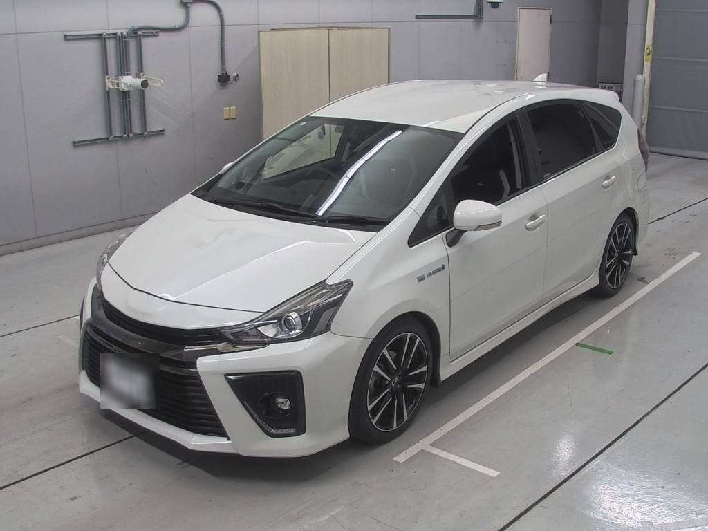 2015 Toyota Prius alpha ZVW40W[0]