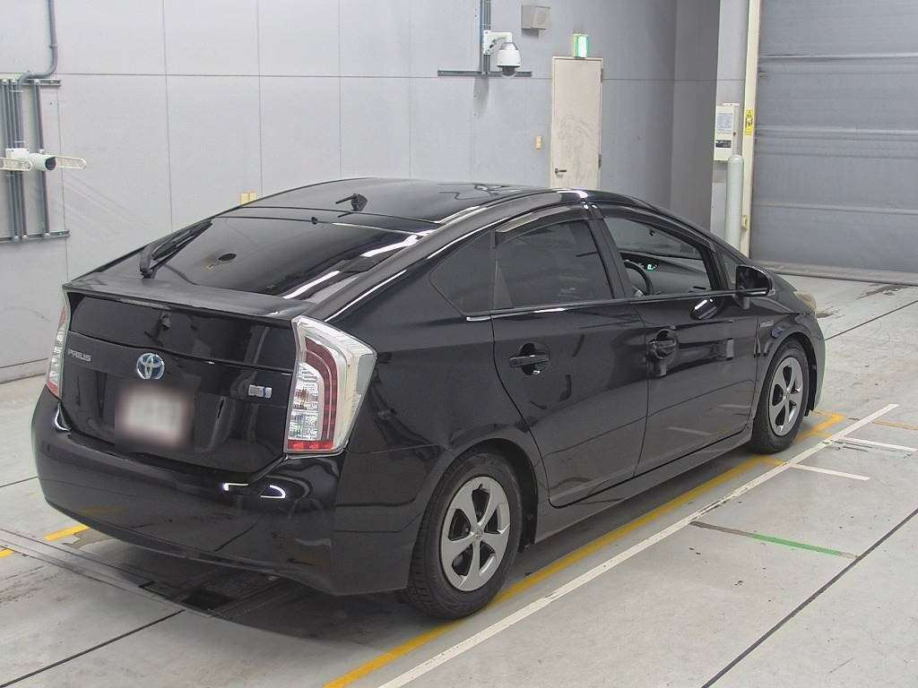 2013 Toyota Prius ZVW30[1]